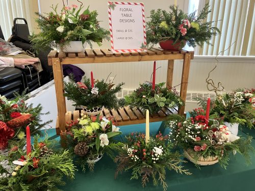 2023-holly-fair-floral-table